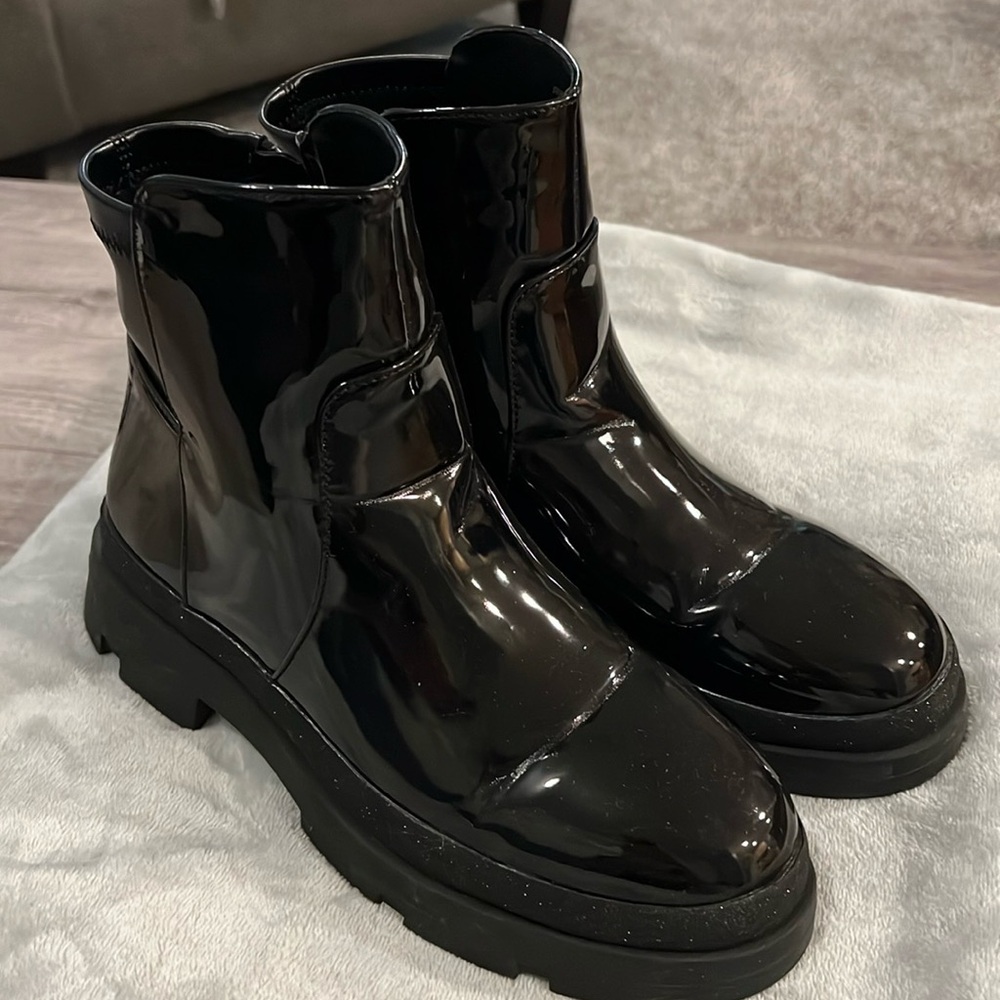 Steve Madden girls boots.